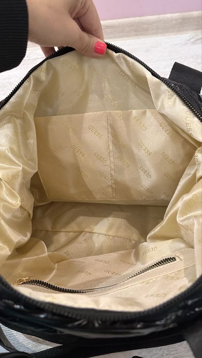 Нова дамска чанта Guess