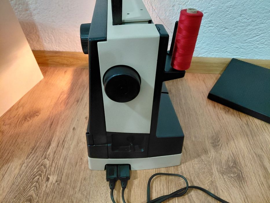 Шевна машина Хускварна