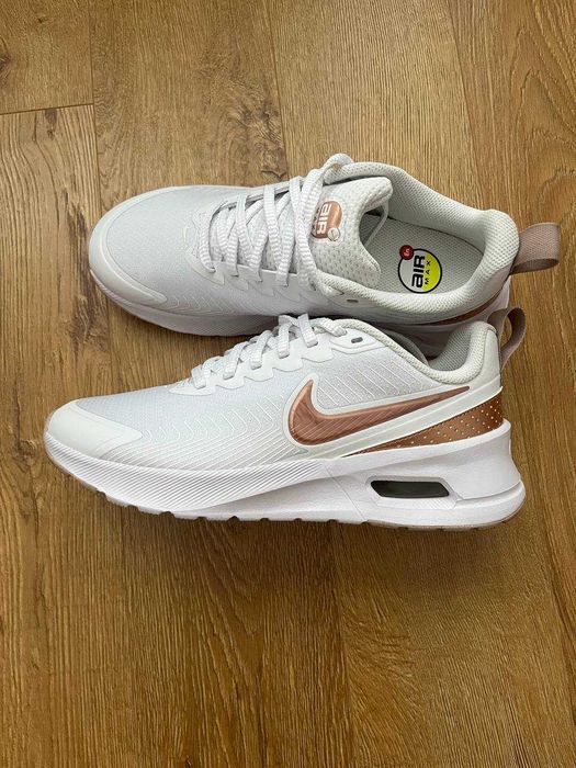 Обувки Nike Air Max Nuaxis 39 номер