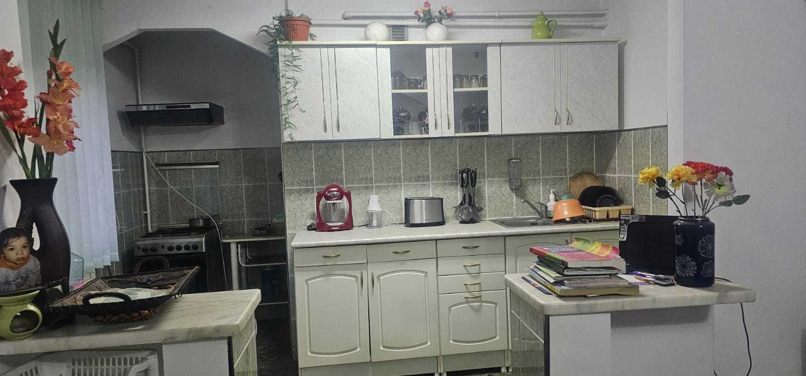 Apartament 3 camere, Teilor (str. Violetelor), Pitești