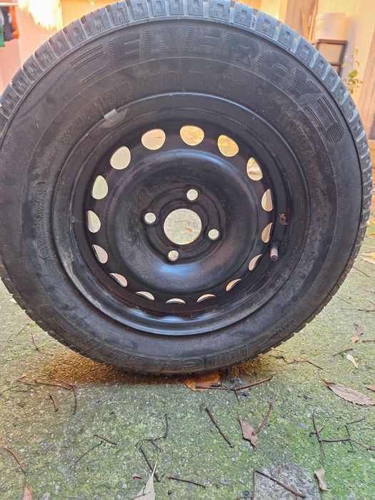 Гума с желязна джанта