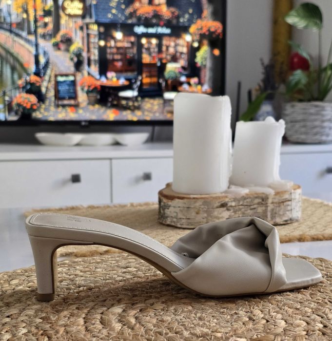 Saboți din piele ecologica H&M