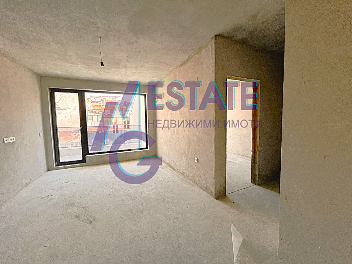 Продава се Тристаен апартамент в Царево - 86 кв.м за 1205 €/кв.м - Снимка #2
