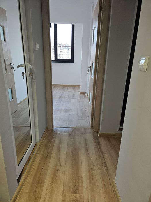 Просторен и светъл тристаен апартамент, разположен в кв. Надежда 1