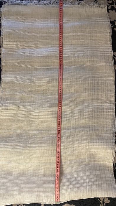 Marama borangic, lungime 360cm, latime 53 cm.