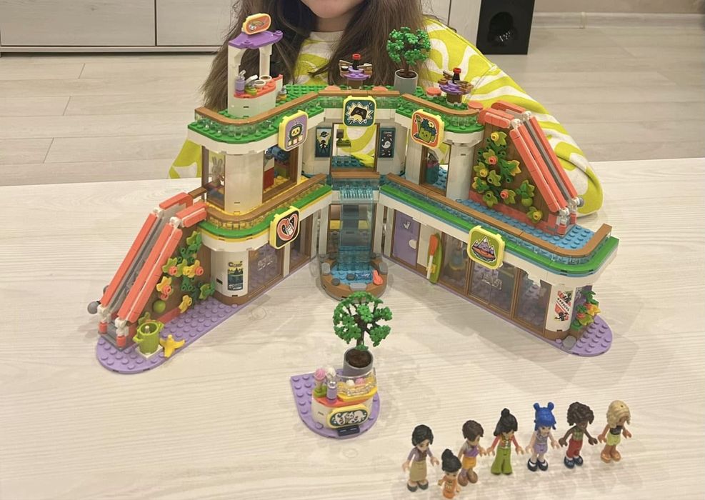 LEGO® Friends - Heartlake City Mall 42604, 1237 части
