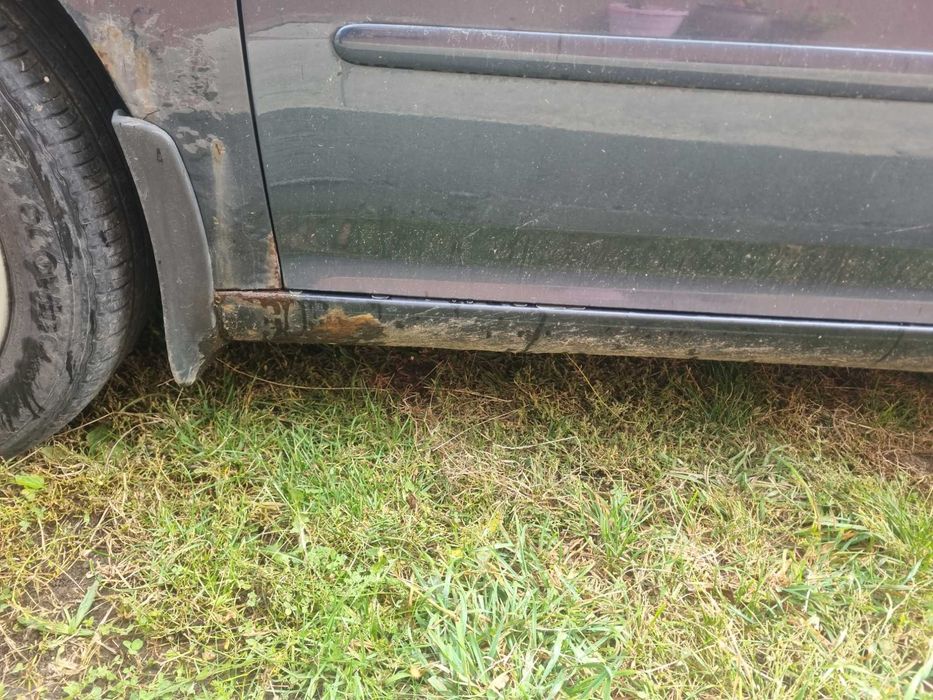Volkswagen golf 5    1.6 benzină
