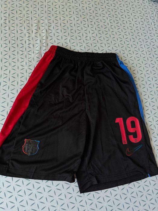 Kit Yamal Barcelona fotbal away