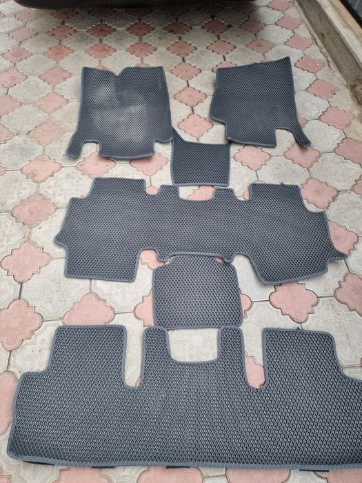 Продам полики и накидка на нисан квест