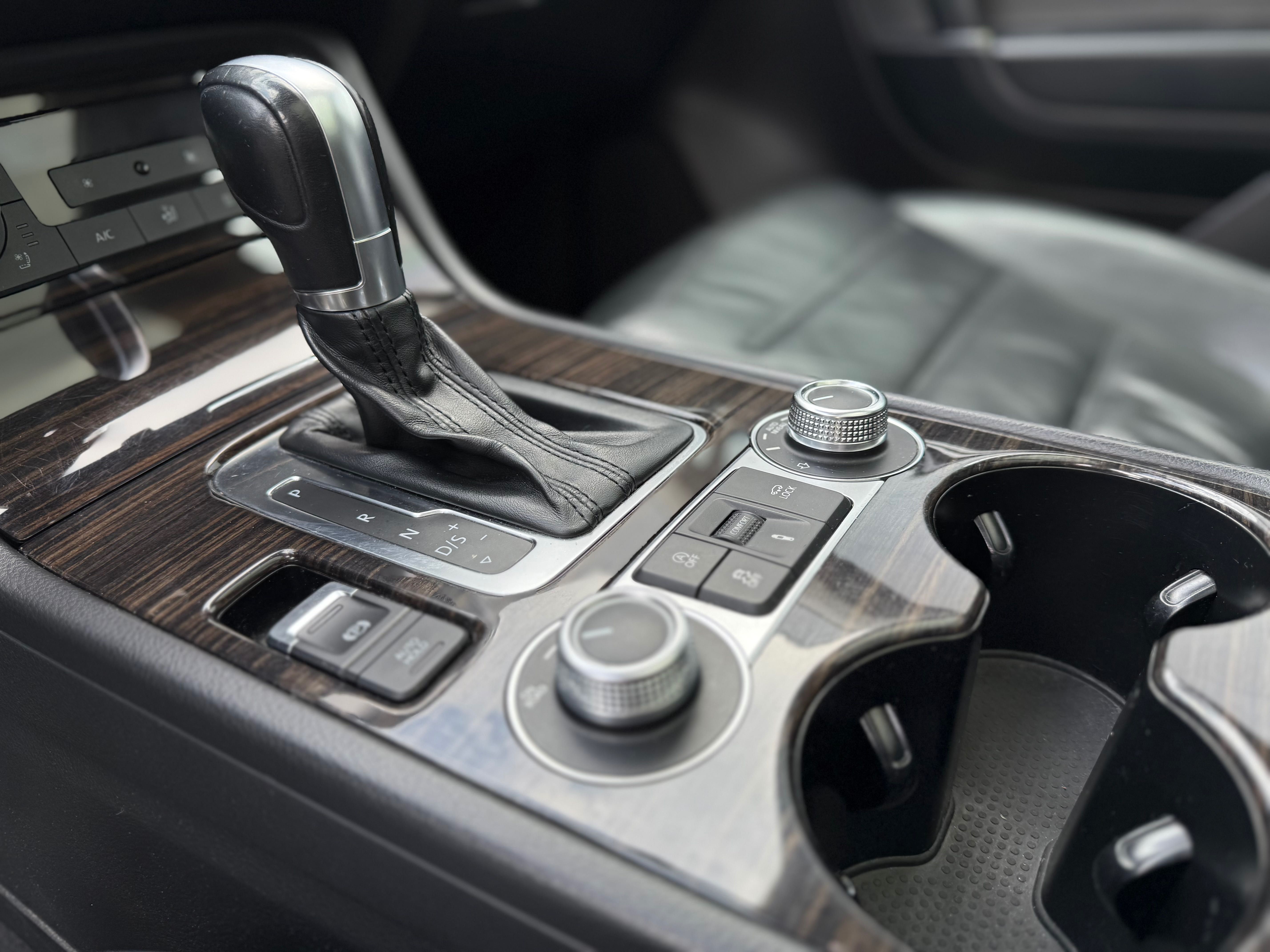 Vw Touareg 2016 facelift/ full option