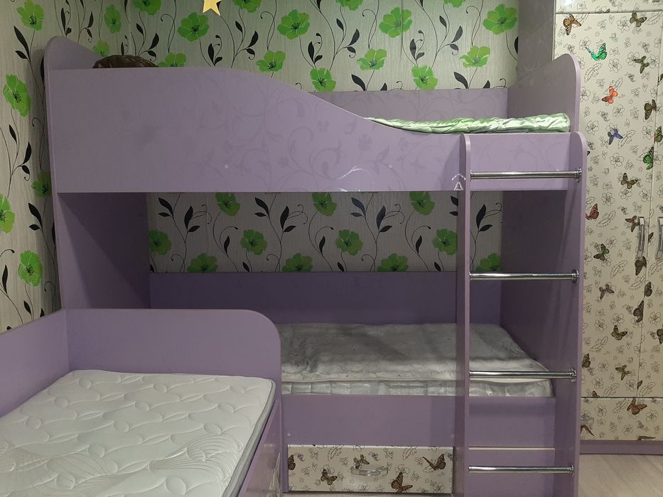 Продам кровать детскую.