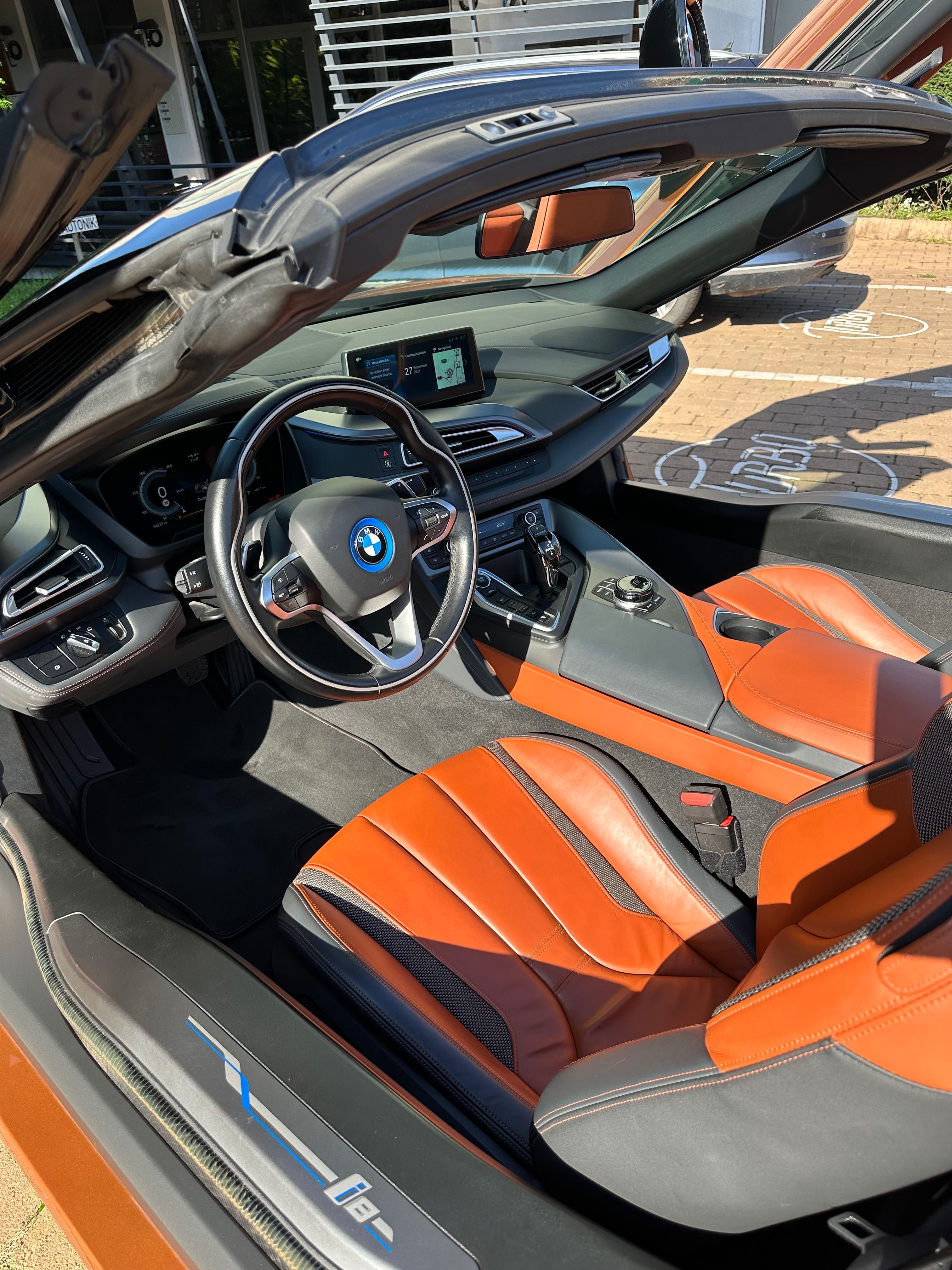 BMW I8 Roadster - stare perfecta