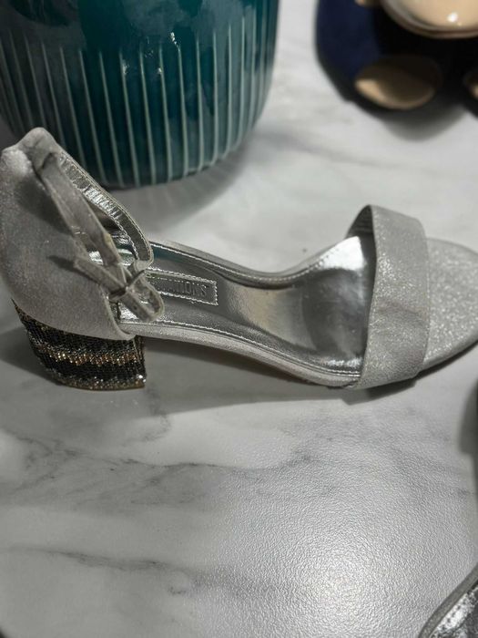 Vand sandale dama impecabile