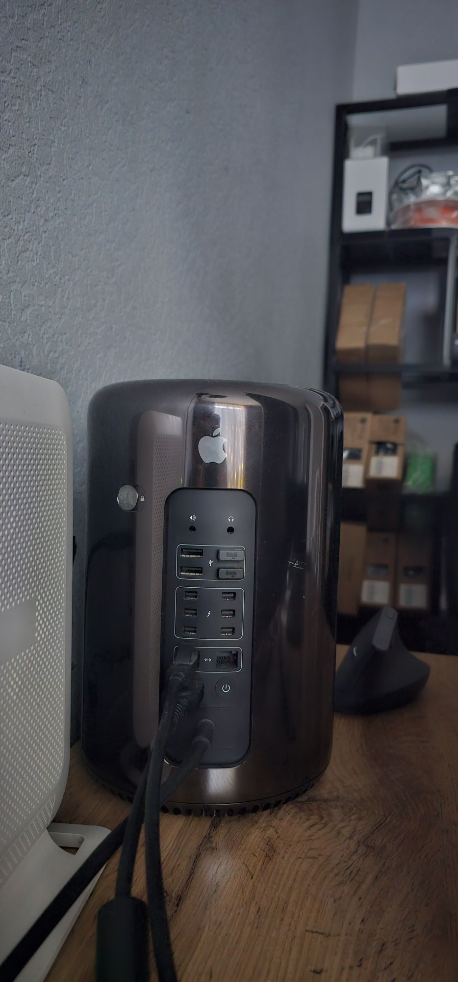 Apple mac pro 2.7 GHz 12 Core Intel Xeon E5