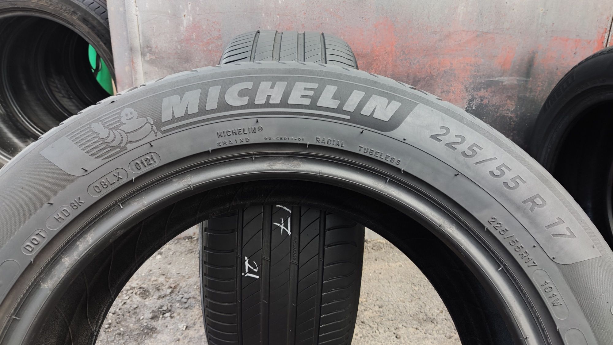 2бр. летни гуми 225/55/17 Michelin Primacy 4 
dot21
6.5mm
Добро състоя