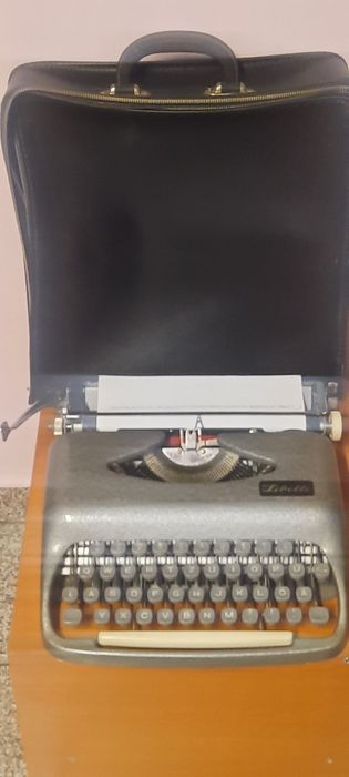 Mașină de scris Libelle 1960 impecabilă