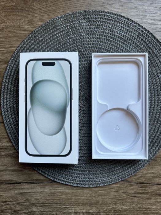 Vand cutie carton iphone 15 Midnight 256 Gb