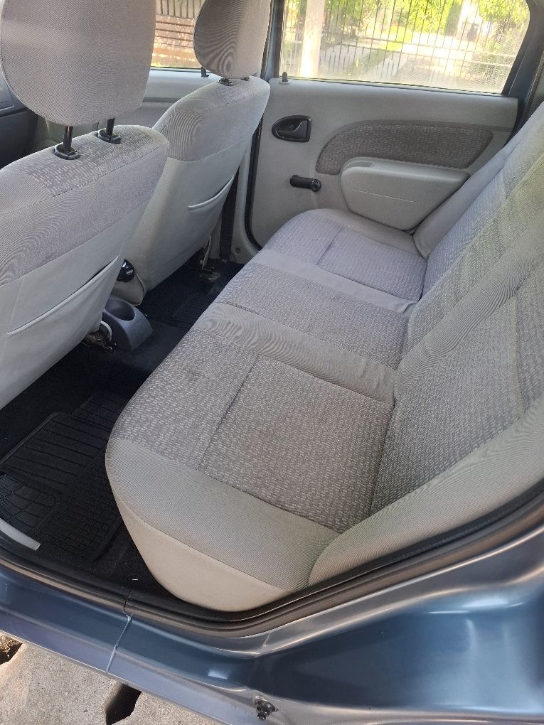 Se vinde dacia logan 1.6 benzina