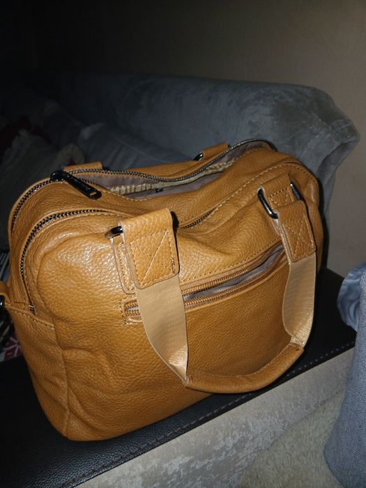 Чисто нови дамски чанти