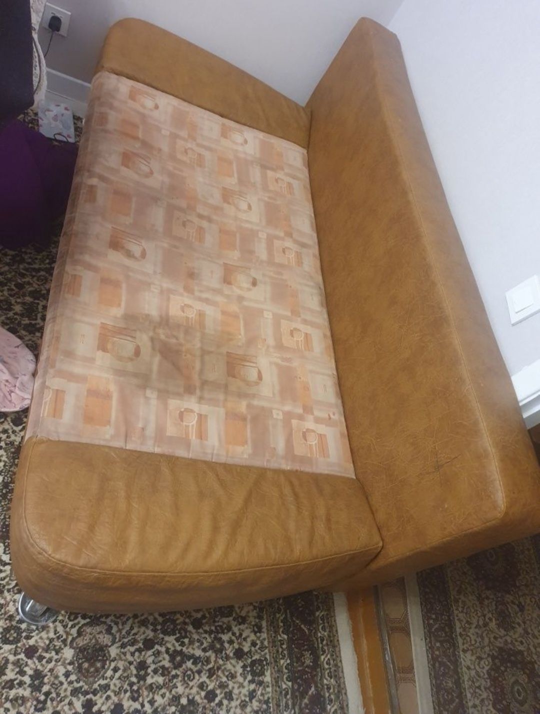 Отдам диван бесплатно