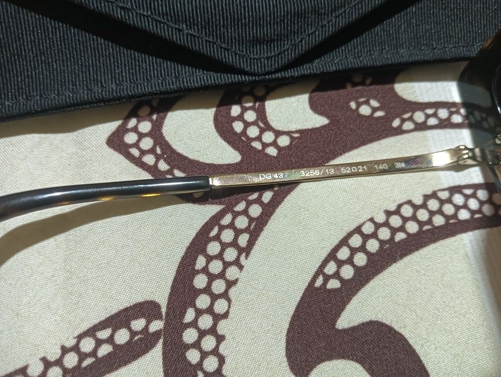 Ochelari de soare Dolce Gabbana 
Purtati foarte