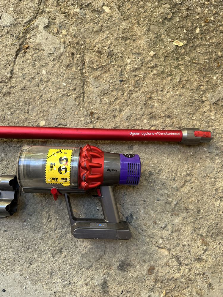 Aspirator fara fir Dyson V10 Cyclone functional sau piese