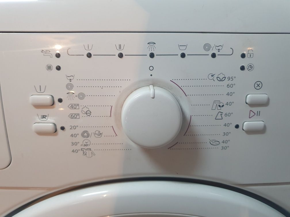 Пералня whirlpool 6 sense 6 kg за части или ремонт