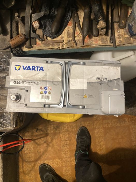 Baterie bmw varta 80ah Batetie varta agm 12v  95 ah stare foarte buna