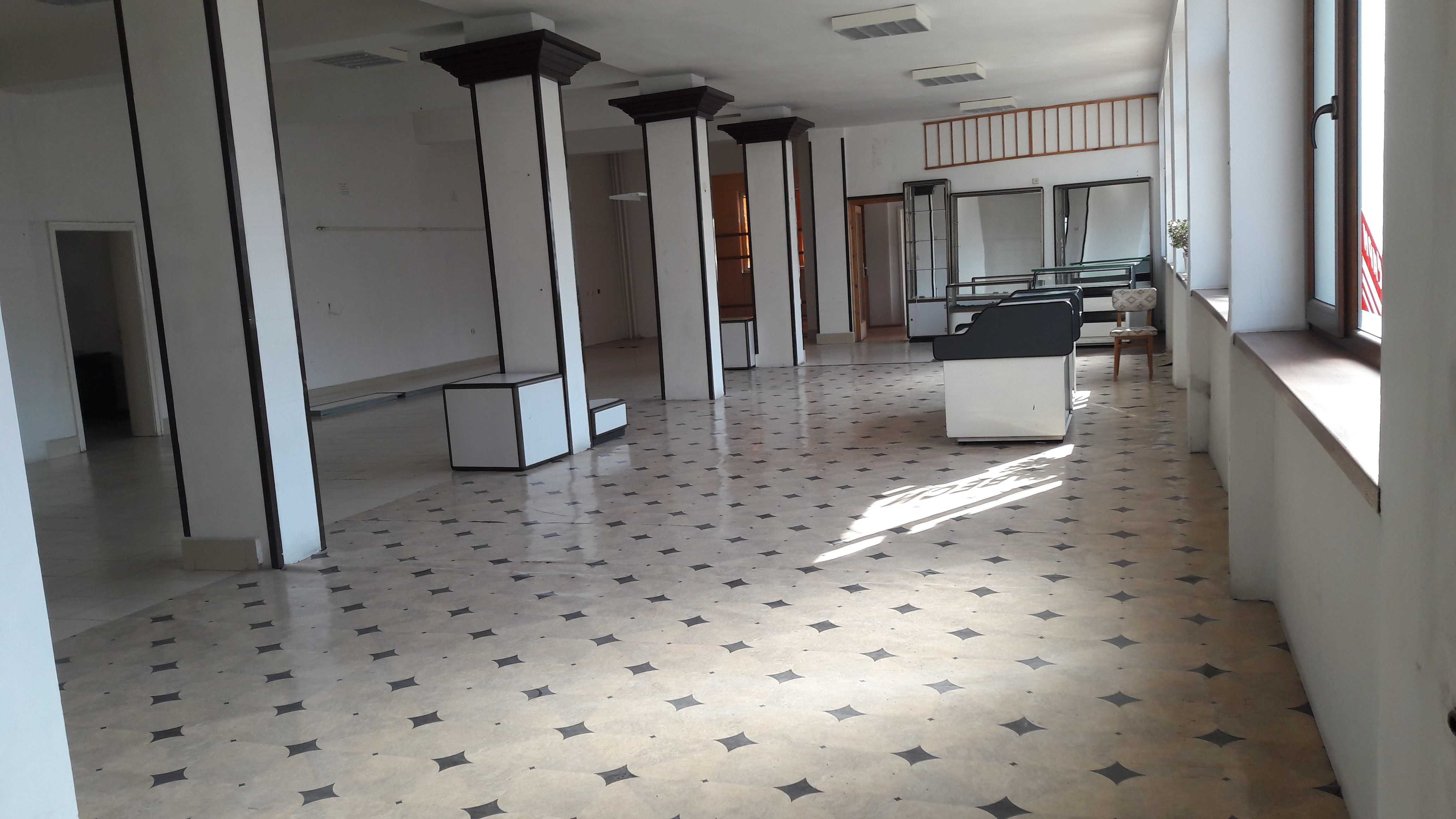 Голям офис под наем на главната в Смолян