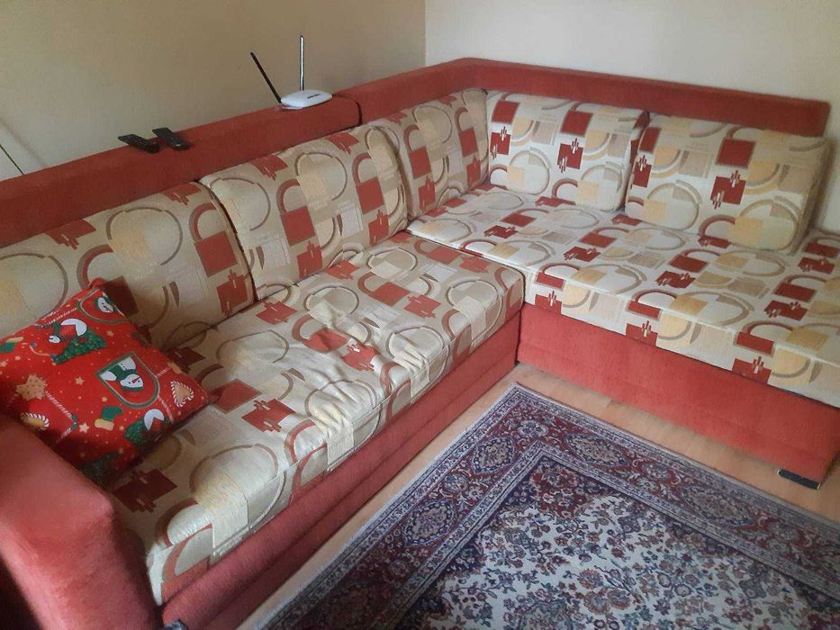 Ъглов диван с възможност за спалня.