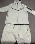 Nike Tech Fleece gri