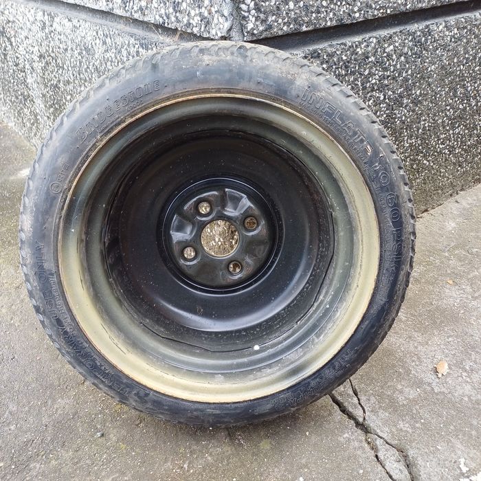 Резервна гума тип патерица