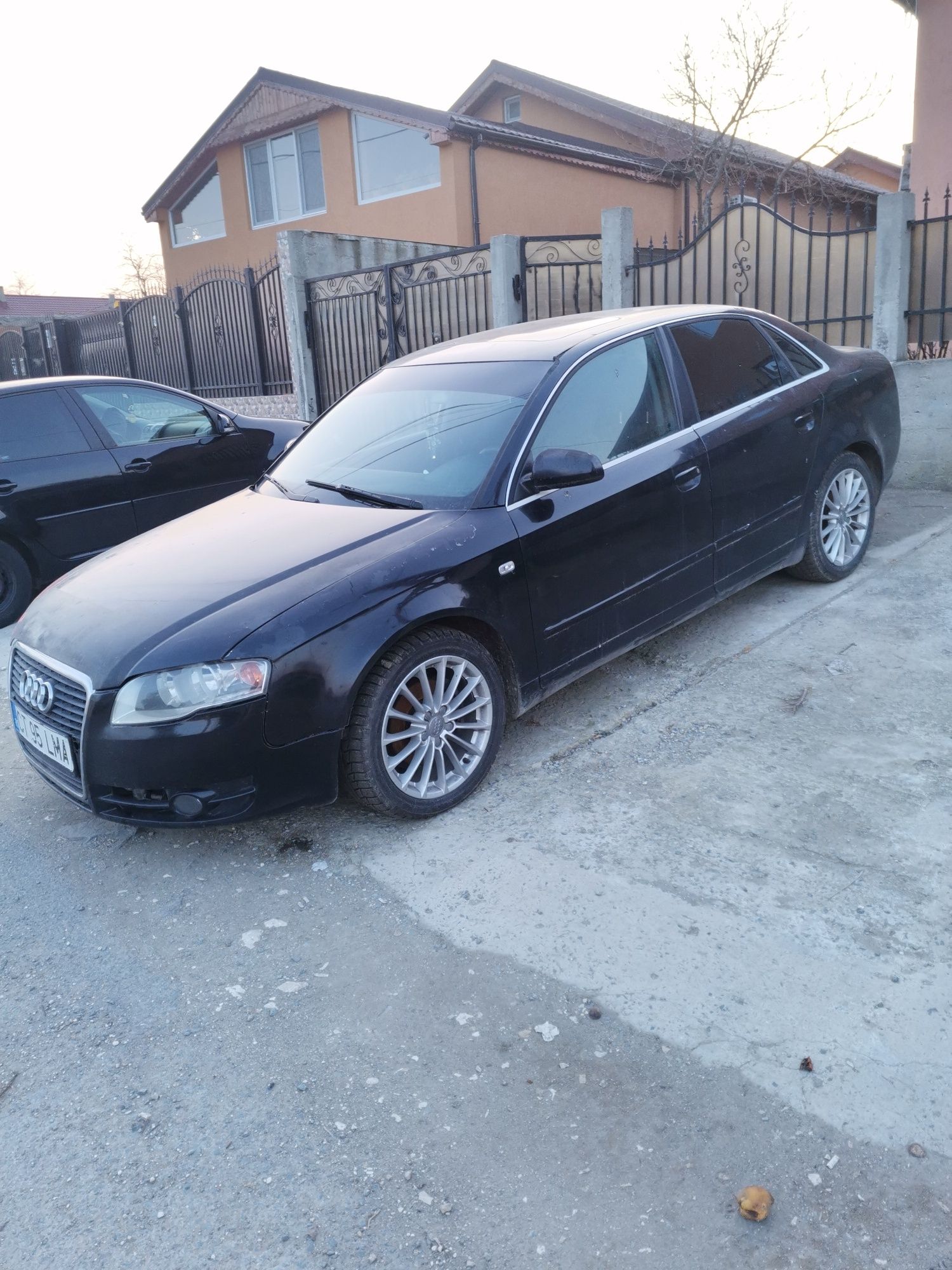 Dezmembrez Audi a4 b7 motor cu o singură axă cu came