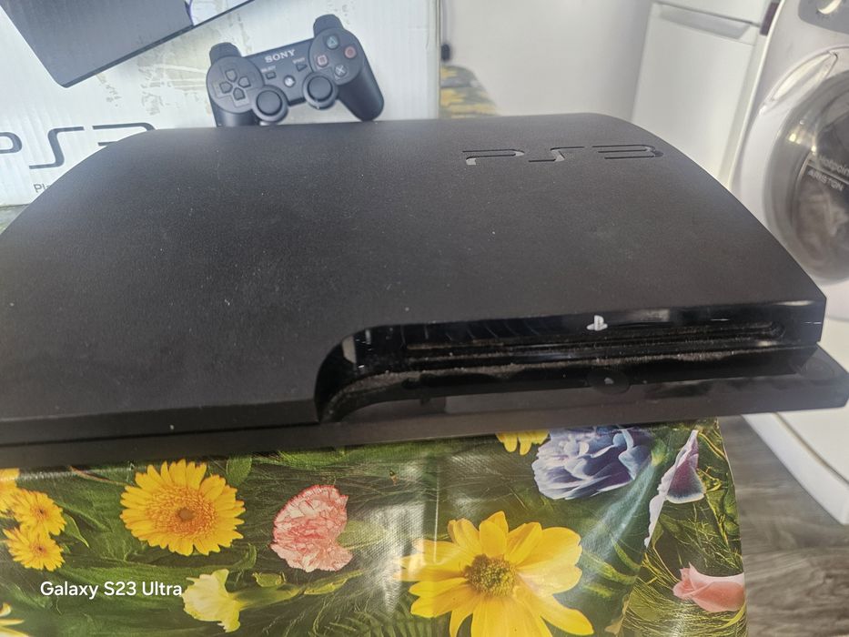 PlayStation 3 Slim – 500 GB | 2 контролера | С кутия
