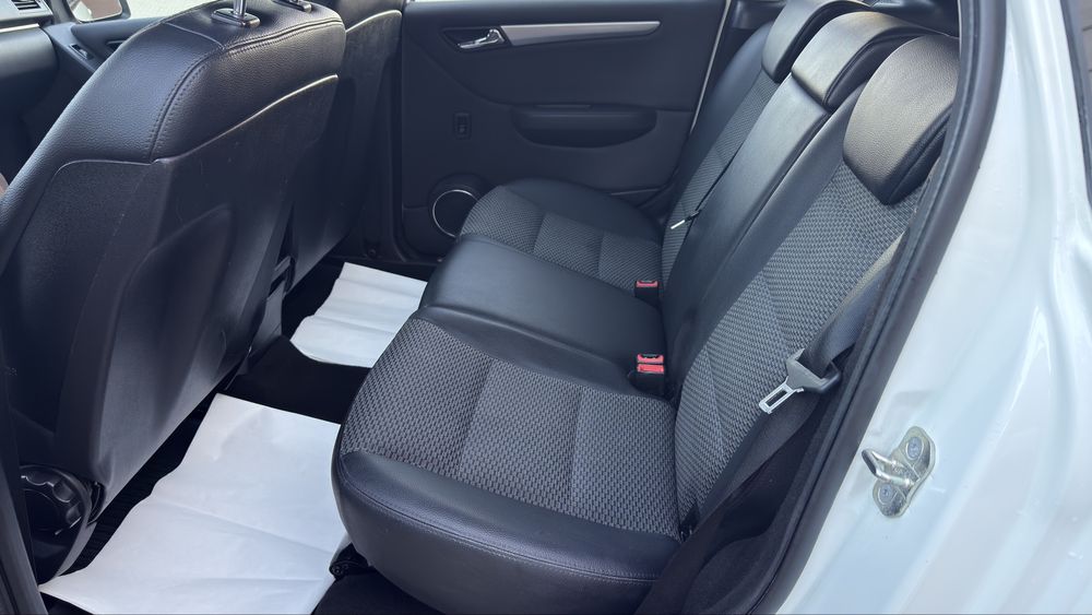 Mercedes-B-Class Cutie automată cu garantie 12 luni