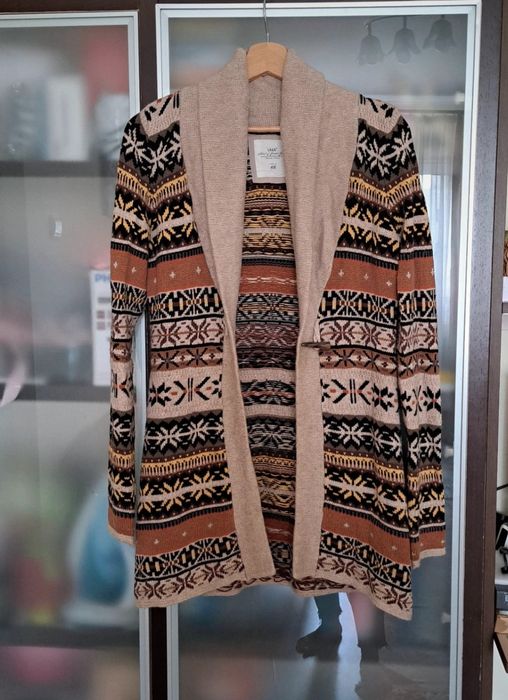 Cardigan deosebit, de la H&M