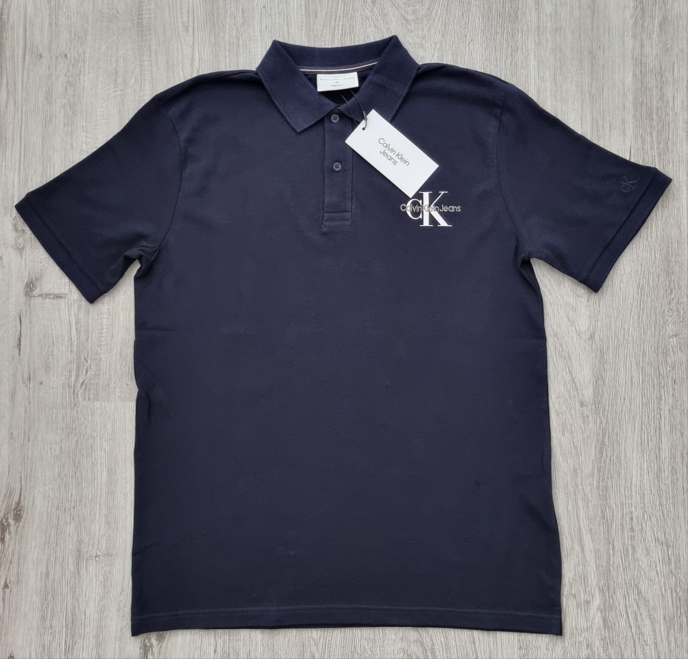 Тениска с яка и копчета Calvin Klein Jeans