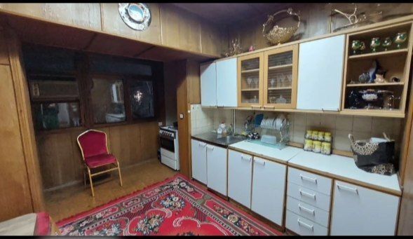 Продаю на Цуме 2х комн. 3 этаж 110 000$