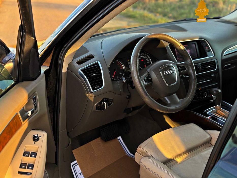 Audi Q5 2010 2.0 TDI Quattro 3xS-line  Adus recent !