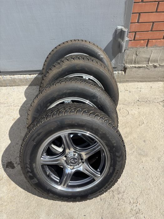 Прдам комплект зимних шин