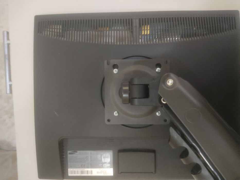 Монитор Samsung syncmaster 943n