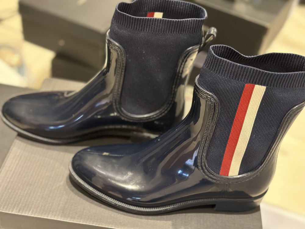 Tommy Hilfiger обувки, сандали и джапанки