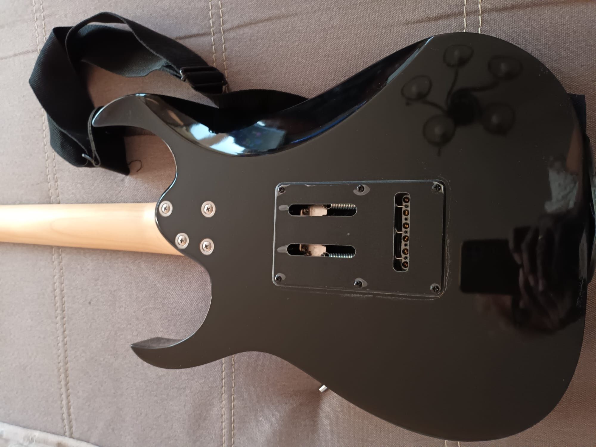 Chitara electrica IBANEZ GIO cu amplificator