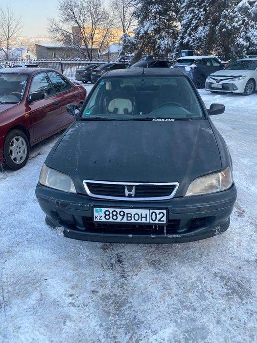 Продам срочно Honda Civic 1997 года, автомат, левый руль