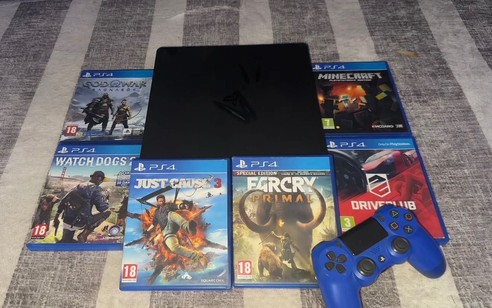 СПЕШНО! Продавам PS4 Slim 500GB + 8 ТОП игри + джойстик