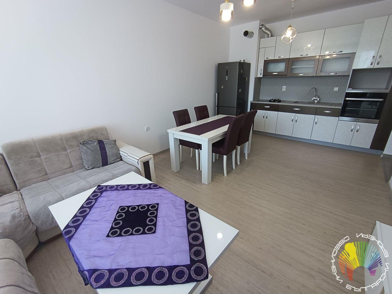 Дава се под наем Двустаен апартамент в Бургас, Изгрев - 62 кв.м за 510 € - Снимка #2