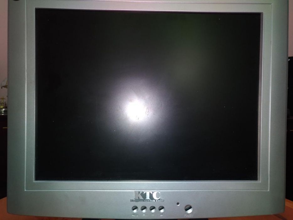 Monitor lcd KTC 15 inch