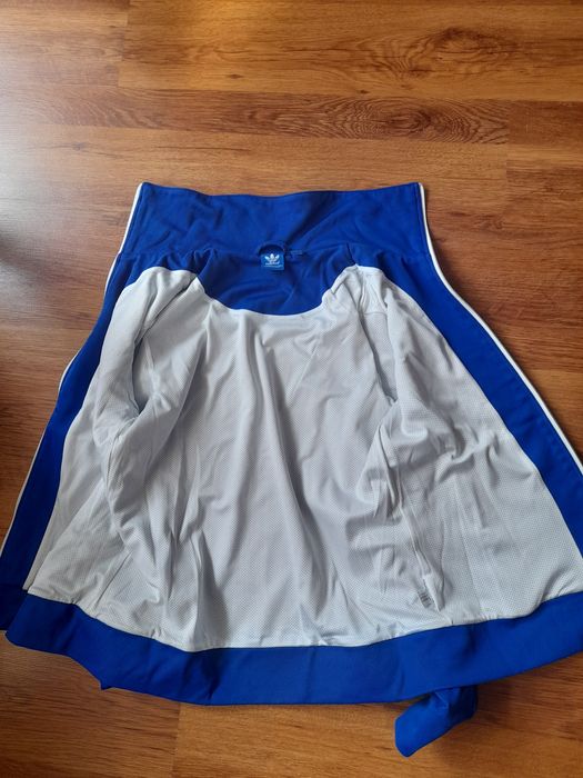 Adidas Originals дамско горнище M размер.