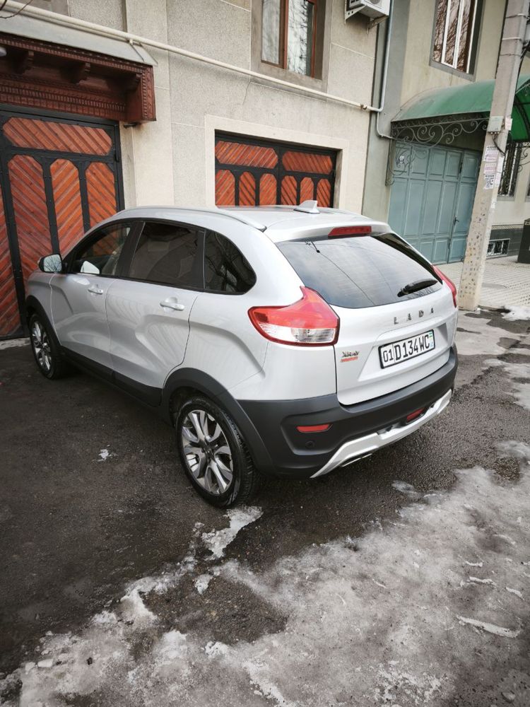 Lada xray cross sotiladi