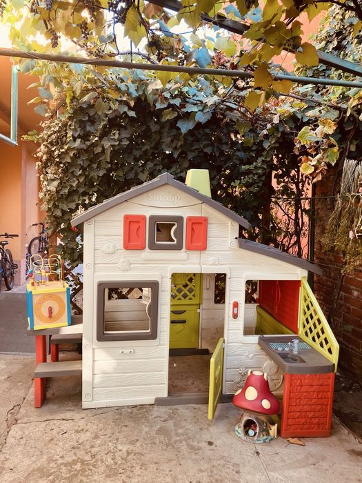 Casuta pentru copii Smoby Friends Playhouse Neo cu gradina